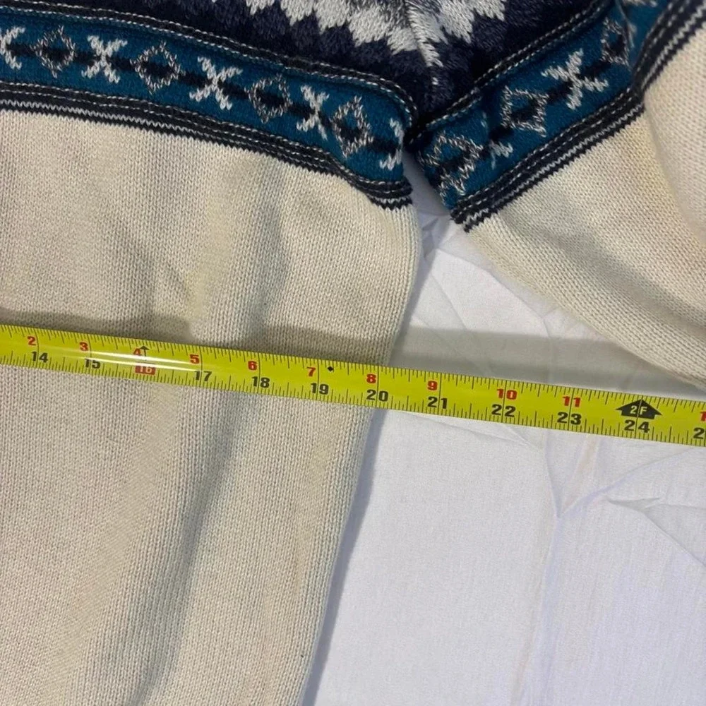 2000s american eagle cream & blue geometric patterned sweater